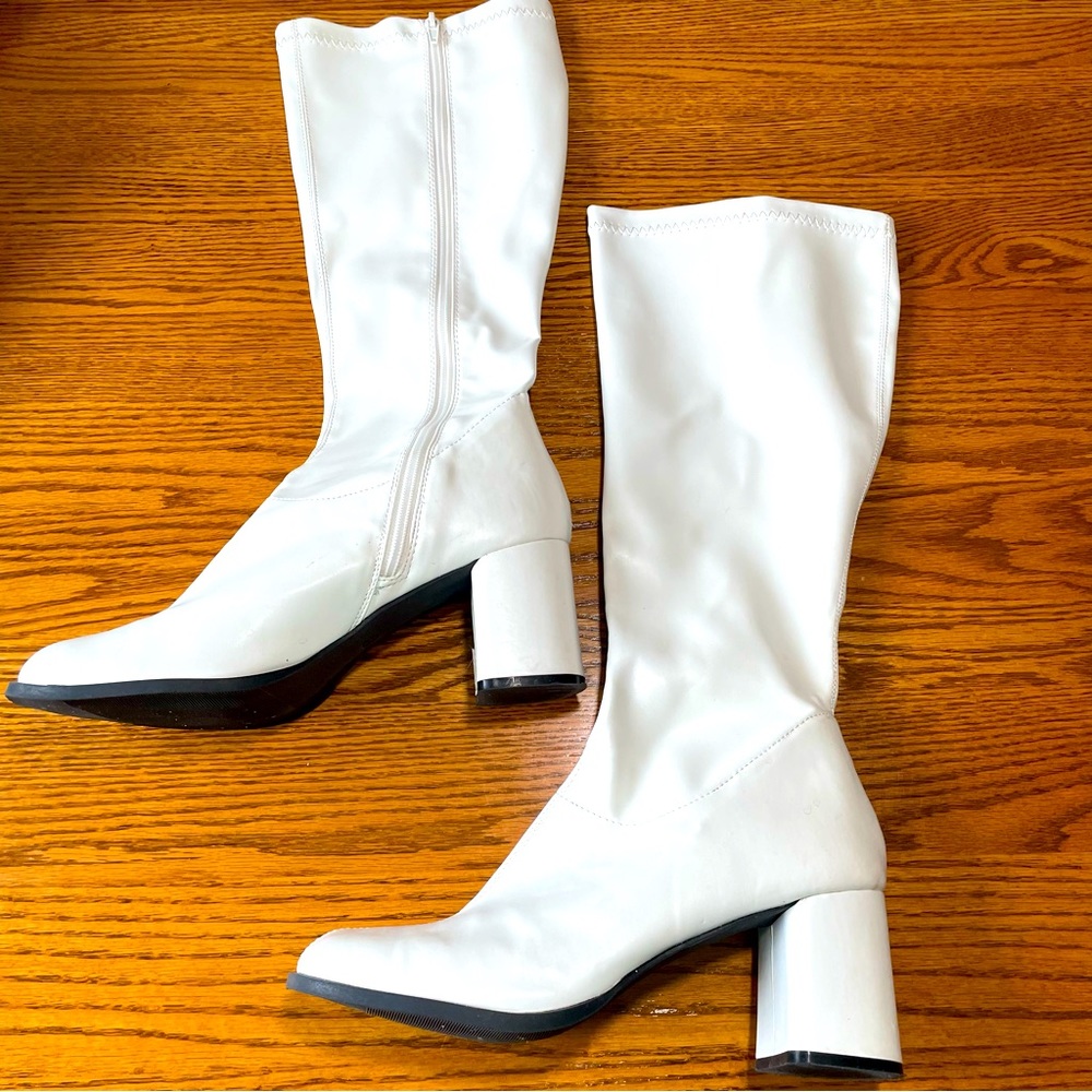 Funtasma Pleasure Gogo 300 White Patent Boots